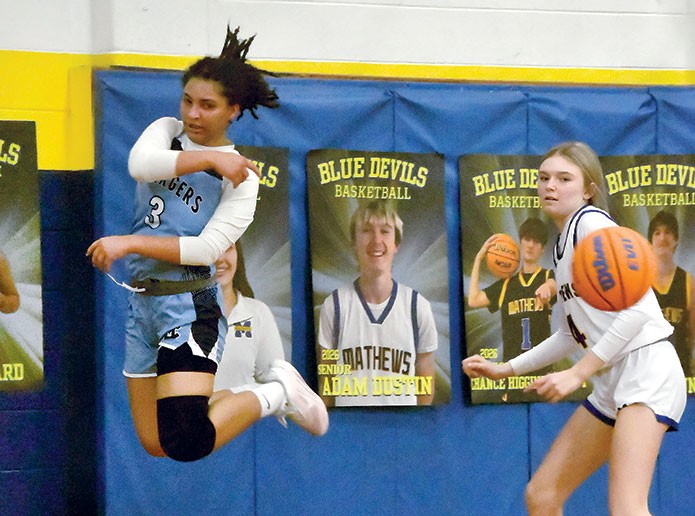 hoops-Alyssa-Hooks
